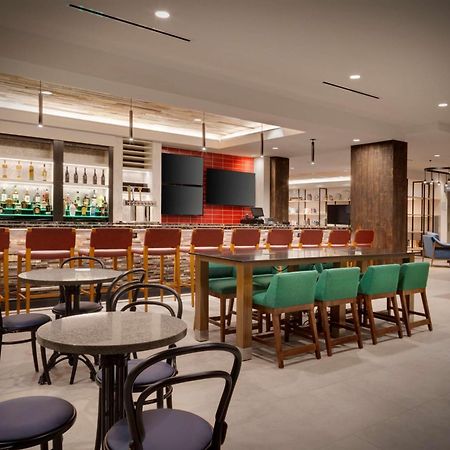Hilton Garden Inn Haymarket Buitenkant foto