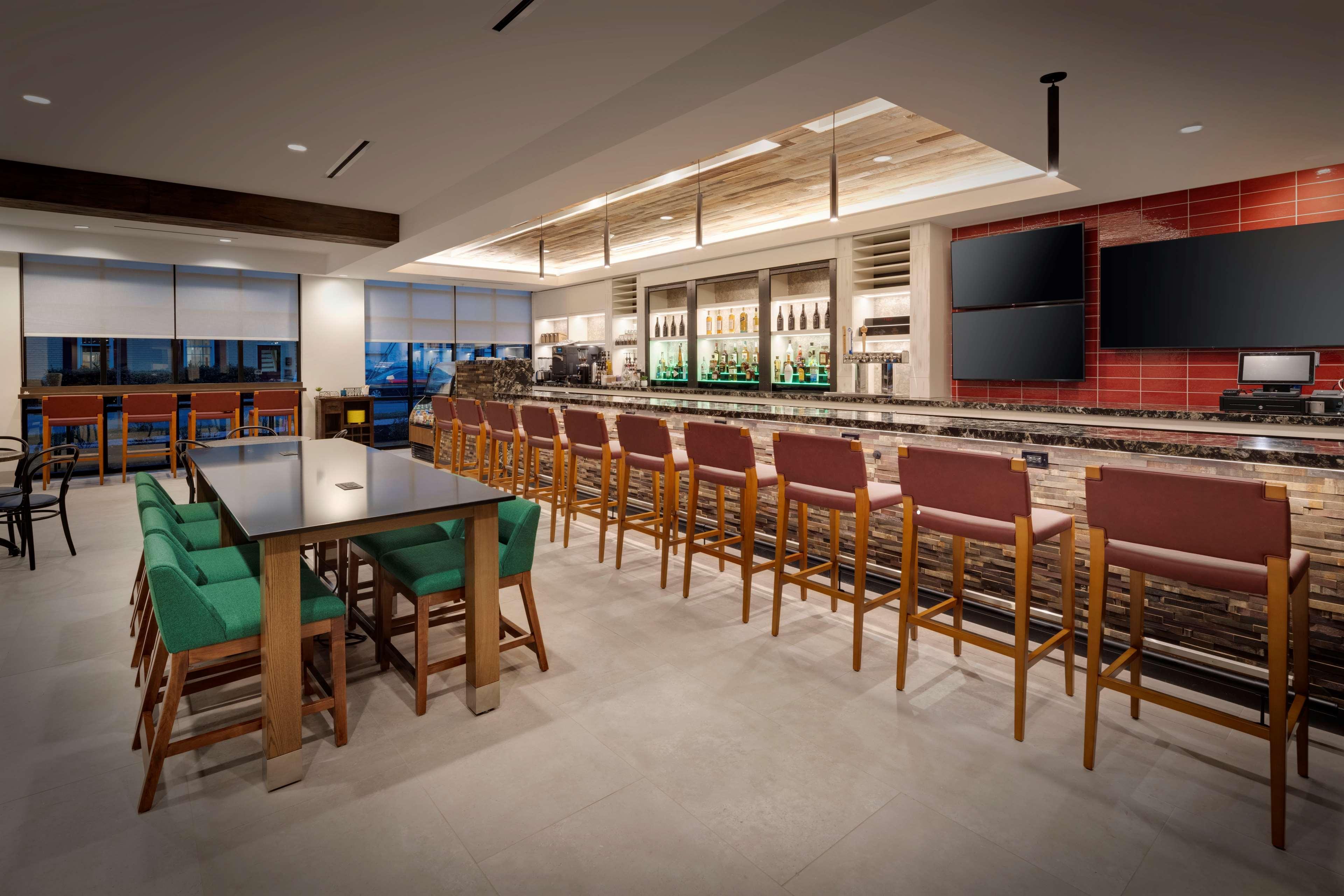 Hilton Garden Inn Haymarket Buitenkant foto