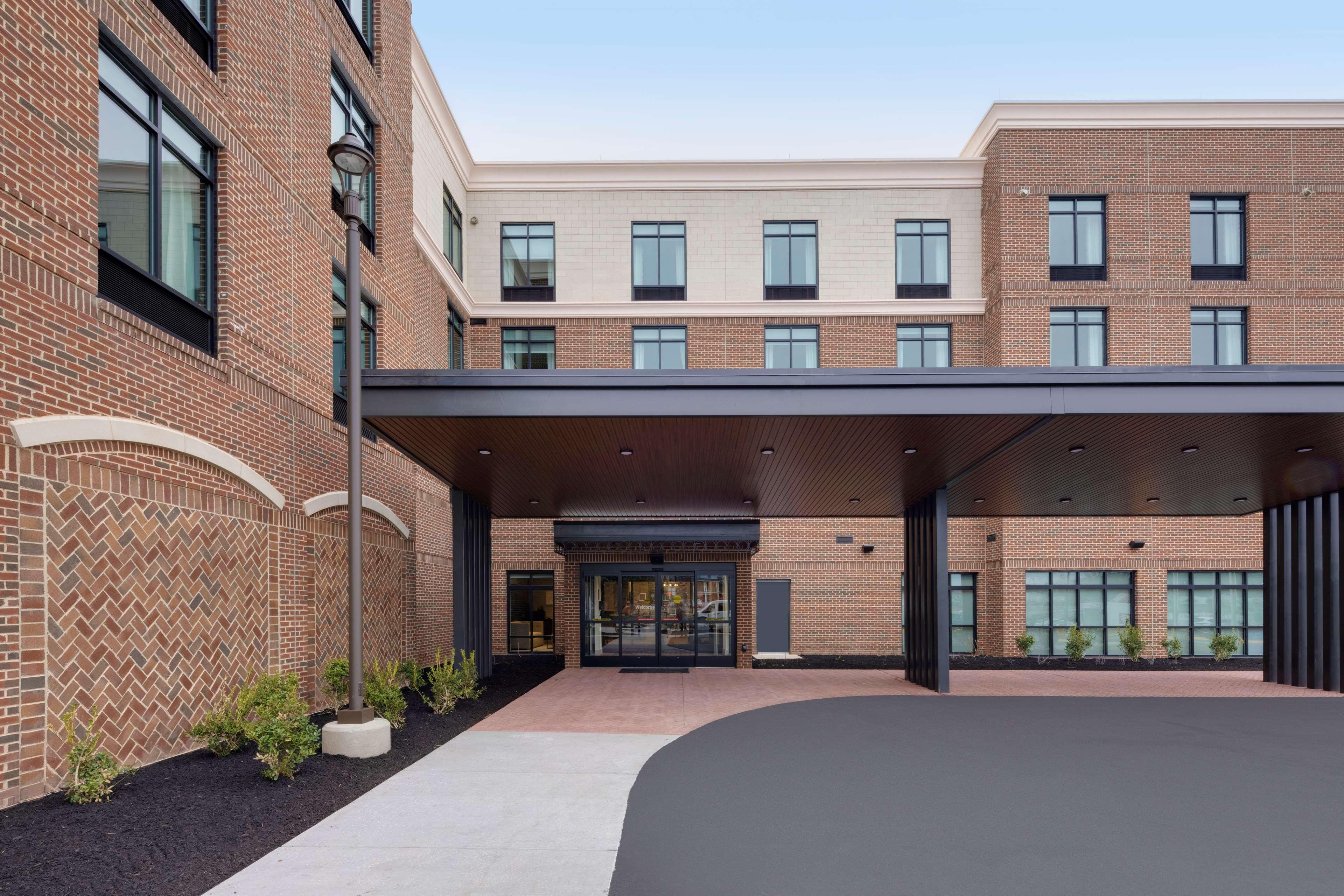 Hilton Garden Inn Haymarket Buitenkant foto