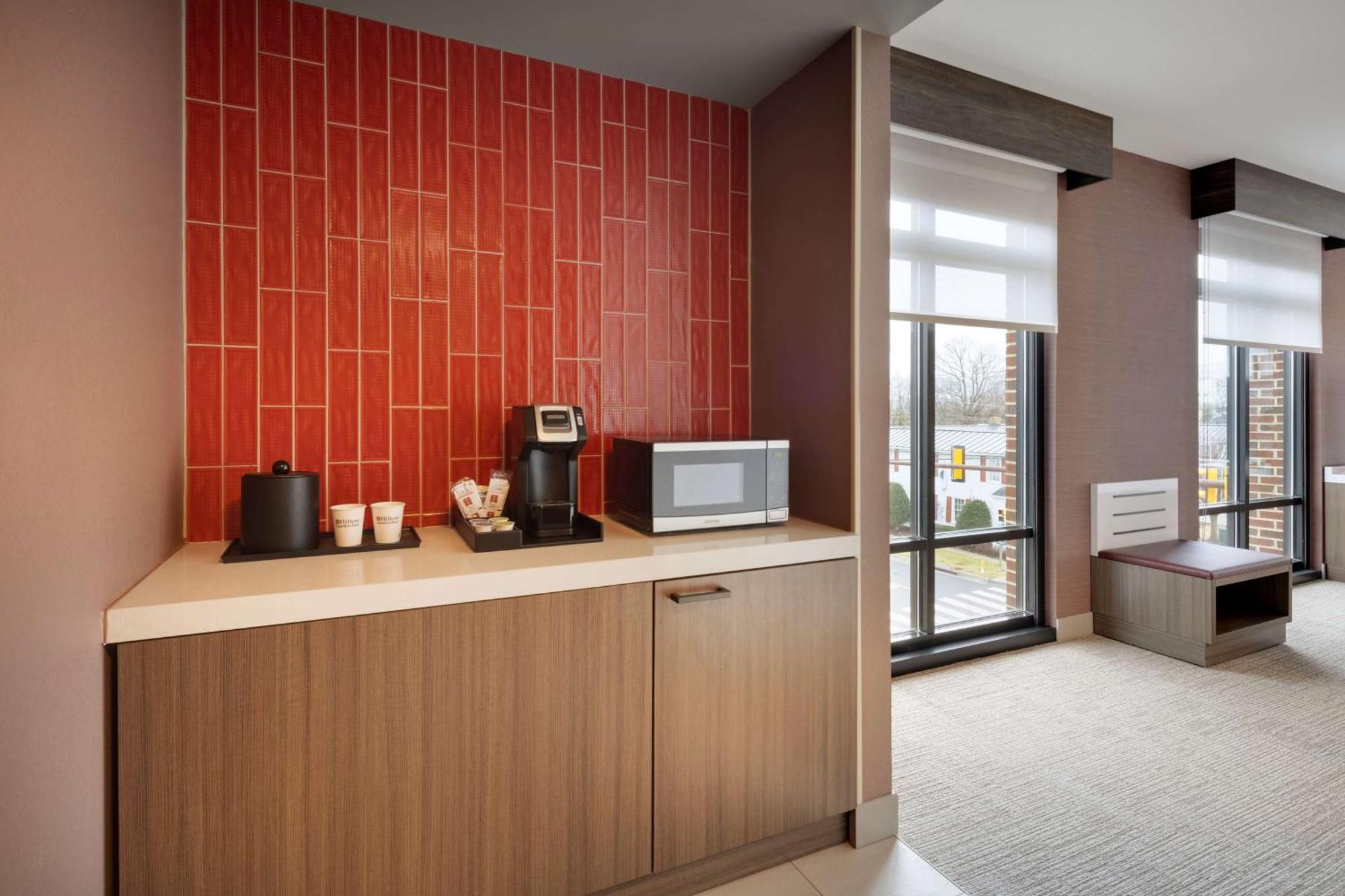 Hilton Garden Inn Haymarket Buitenkant foto